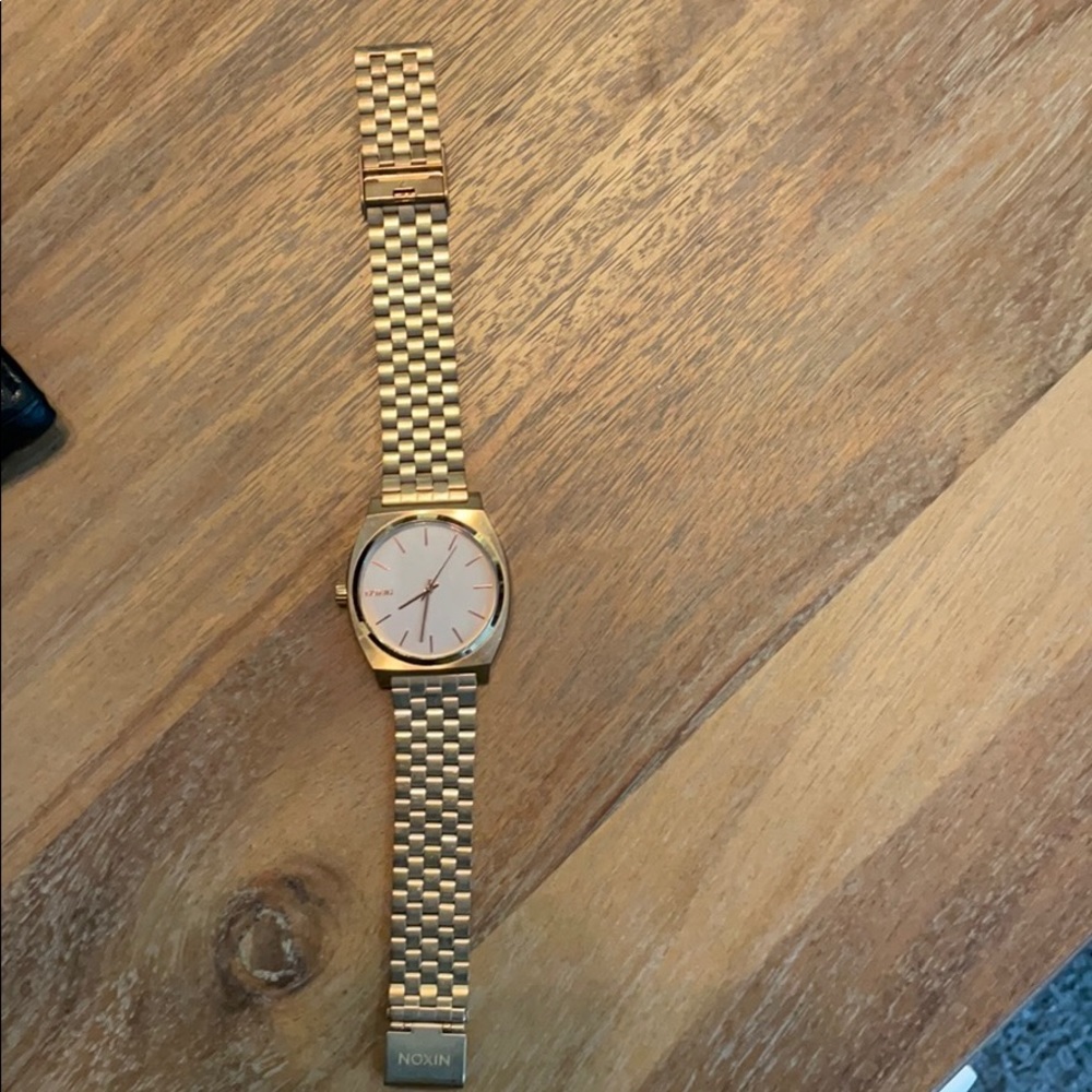 Nixon time teller watch